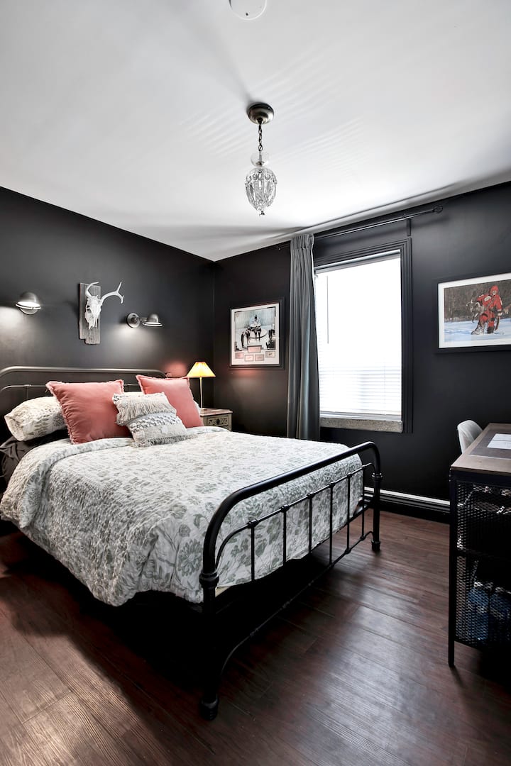 Room On Lake Shore - Toronto