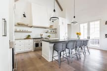 3 Oaks Farm-Modern Manor