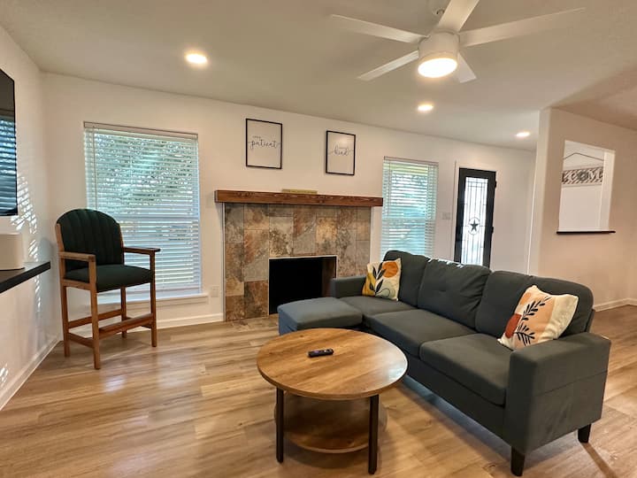 Sleeps 6: Modern Family Home: Newly Remodeled - North Richland Hills, TX