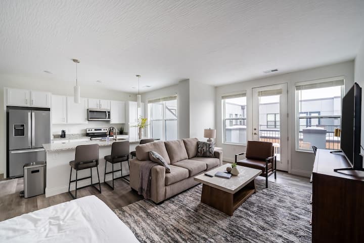 Landing | Spectacular Studio, Gym - Ohio