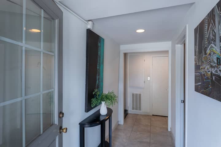 The Upper Kirby Suite B! | Rice, Med Center, 3br! - Houston, TX
