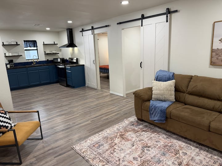 Modern Rustic Duplex | King Bed | Ardmore - Ardmore, OK
