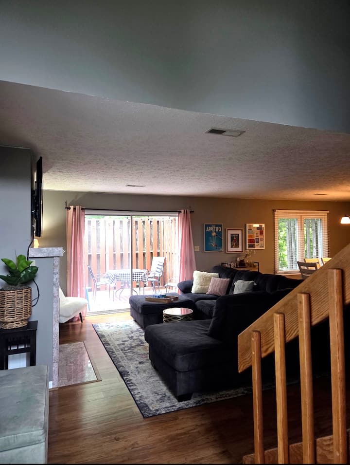 Blacksburg Townhouse Retreat Near Main Street - Blacksburg, VA