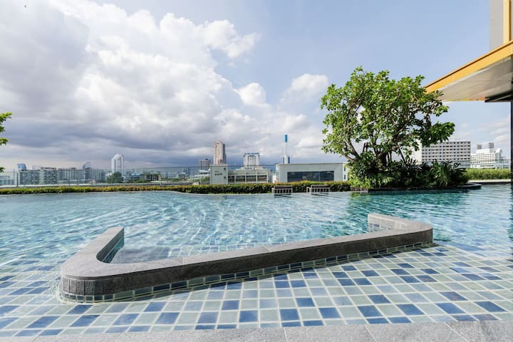 客厅窗户 景观房Thonglor /免费 Wifi/ 大床房 - Bangkok