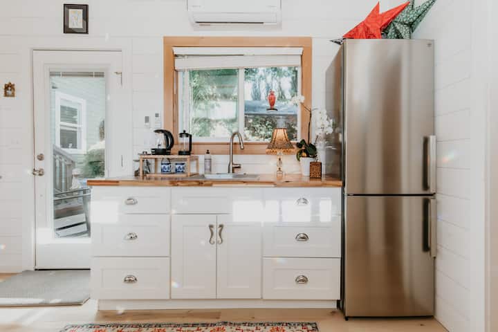 Garden Cottage Retreat - 
2 Mins From Downtown - Nevada City, CA