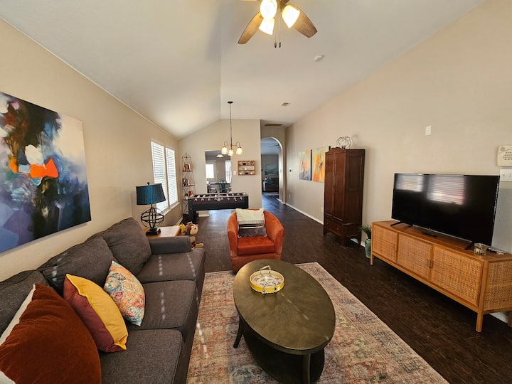 Relax & Play | 3 Br Home In Dallas | Sleeps 10 - Cedar Hill, TX