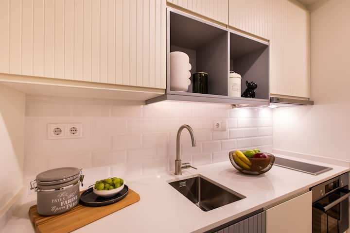 *Beautiful Brand New Studio Best Born Area/lift - Barcelona