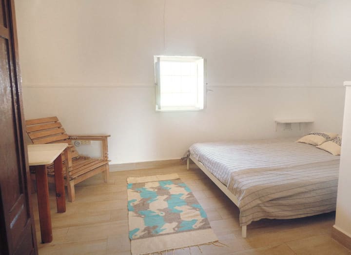 Cama doble de 1,60 m | Armario | Estante | Ventilador de techo