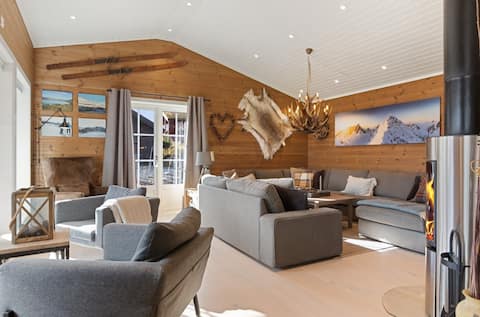 Successful Airbnb property: Large family cabin with amazing views in Vang