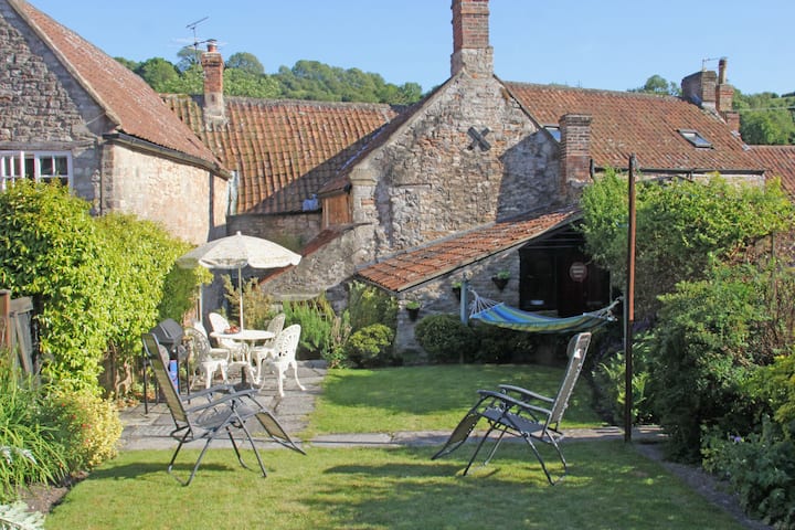 Traditional Stone Cottage Somerset - Shepton Mallet