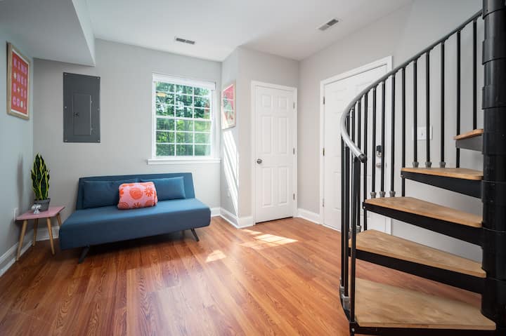 Stylish Loft Near Metro & Downtown Silver Spring - 실버스프링