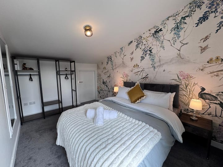 Winsick Residences Salford 3 Bed Up To 7 Guests - Sale