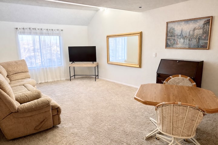 Peaceful One-bedroom With Balcony Views - Reno, NV