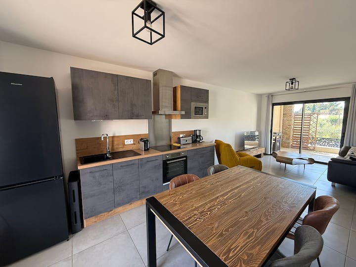 Appartement Avec Terrasse à Furiani - Bastia