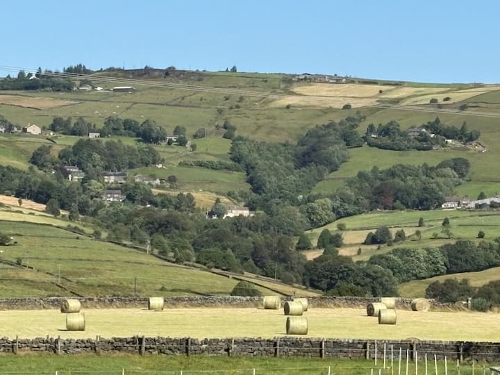 Cottage In Todmorden, On The Pennine Way - Hebden Bridge