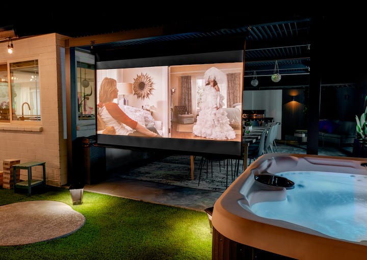 Scottsdale Oasis - Heated Pool, Outdoor Movies! - Houses for Rent