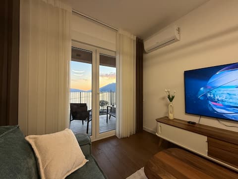 Popular Airbnb listing: Seafront apartment Tivat in Donja Lastva
