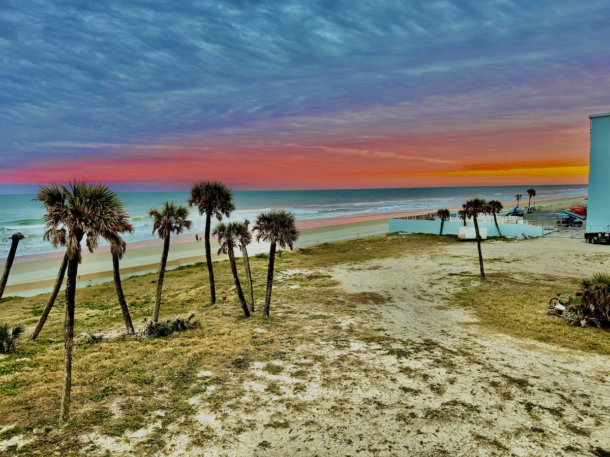 Worlds most famous beach Daytona condo