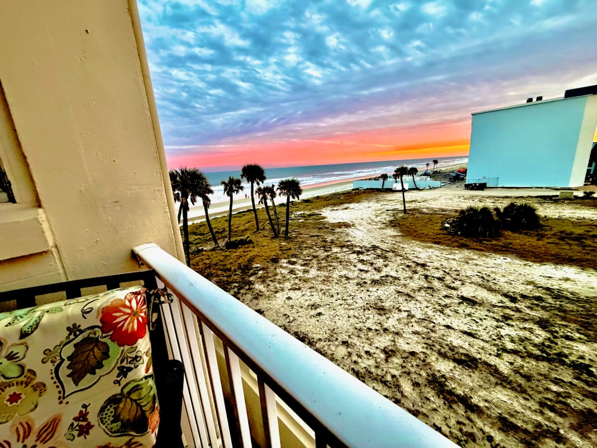 Worlds most famous beach Daytona condo