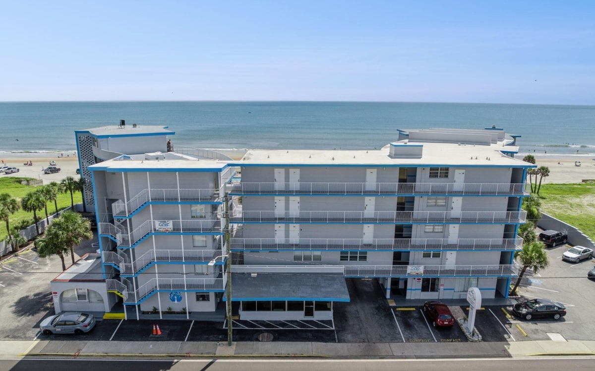 Worlds most famous beach Daytona condo