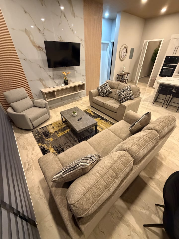 Elevated Living: Luxury Modern 3-bedroom Apartment - Belize