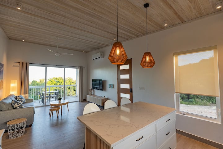 New Guest House With Pool Minutes From The Beach - Turks and Caicos Islands