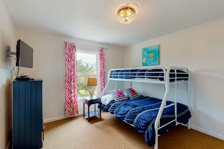 Litera doble con baño compartido