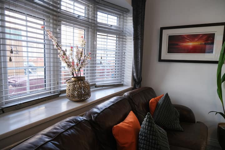 3bhk River Home/ Next 2 Town/railstation + Parking - Reading