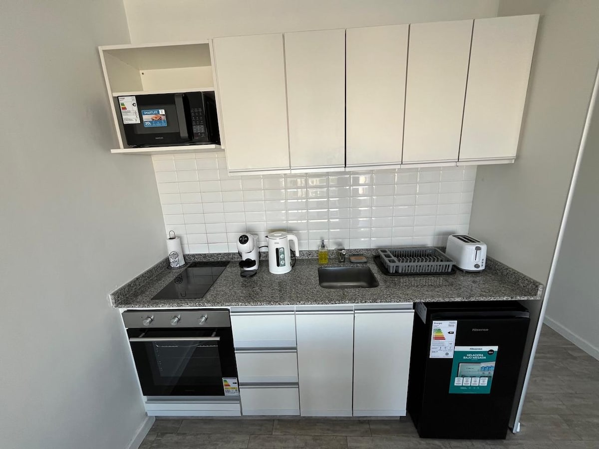 Airbnb con mejor rendimiento: Beautiful balcony with open view Almagro - Recoleta en Almagro