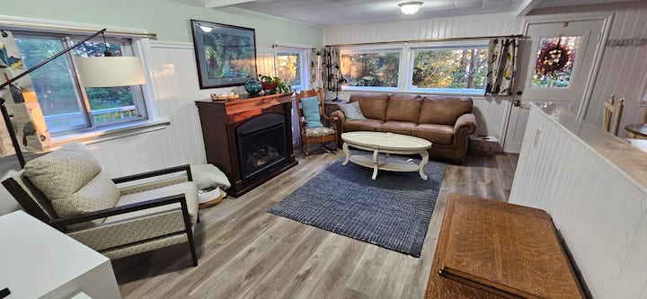 Bluebird Cottage - Oak Harbor, WA