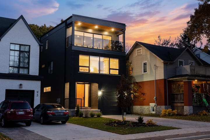 Welcome To Uptown Luxury Living - Kitchener, ON, Canada