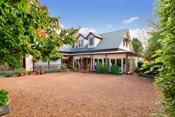 Kurrara Guesthouse - Deluxe Queen With Spa - Katoomba