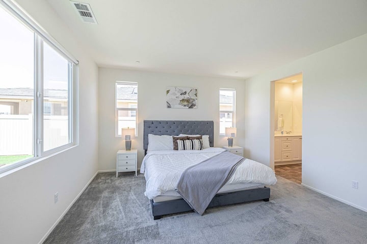 Modern 3br Buckeye Gem | Wfh Ready S#41589 - Lancaster, CA