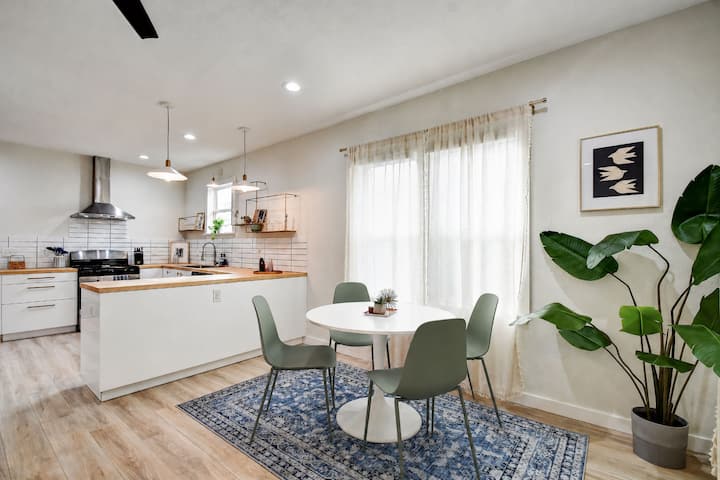 Quiet Wfh 1 Block To Woodlawn Lake | Pets Ok - San Antonio, TX