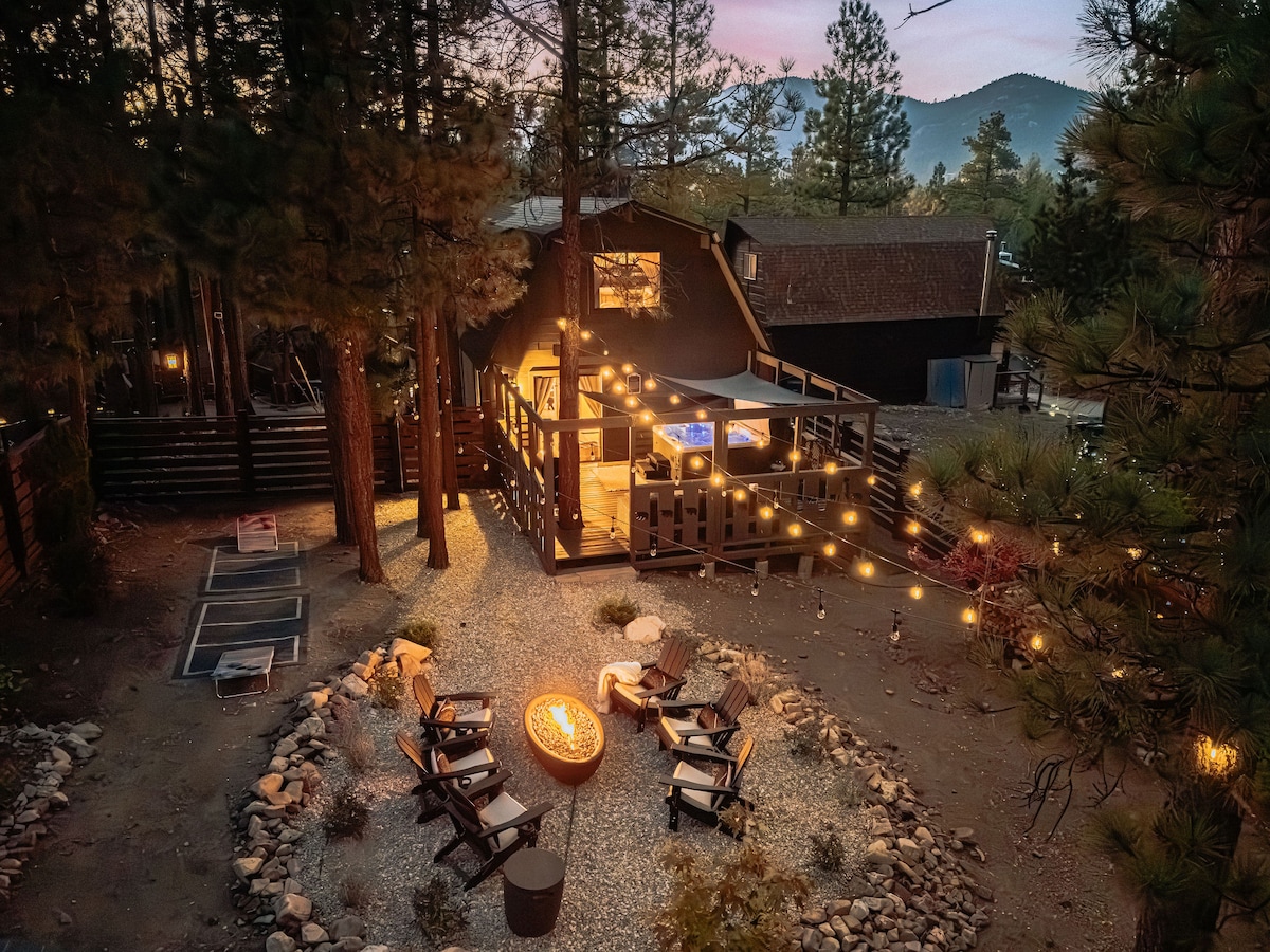 Big Bear cabin: Hot tub, dogs & fenced yard - Cabins for Rent in