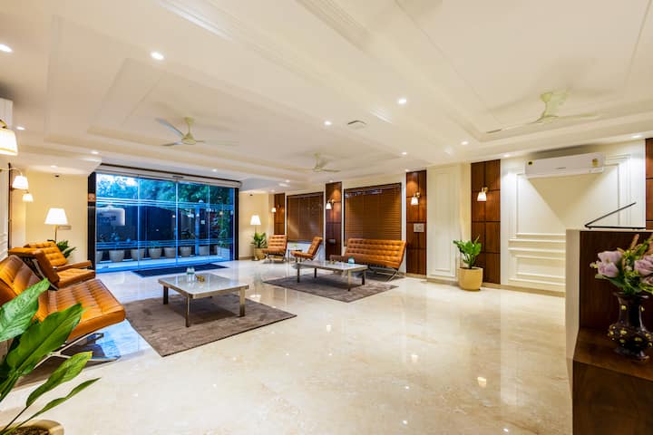 Avenue 2bhk Apartment Near Galleria & Golf Course - Gurugram