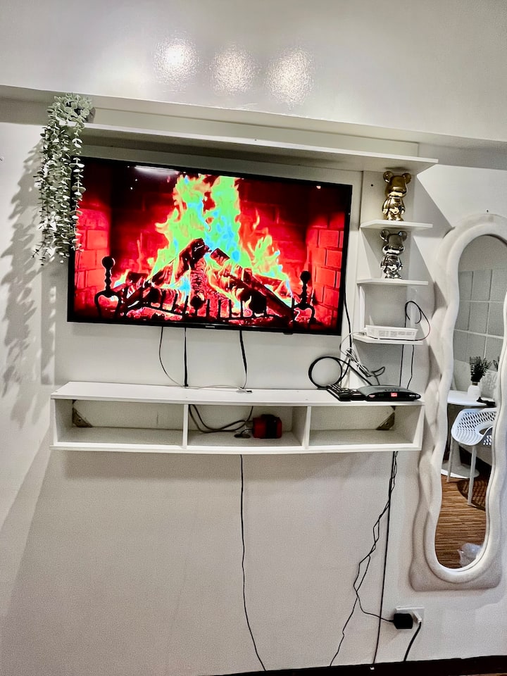 The Pad City Haven | Wi-fi, Netflix, Ps4, Videoke, - Valenzuela