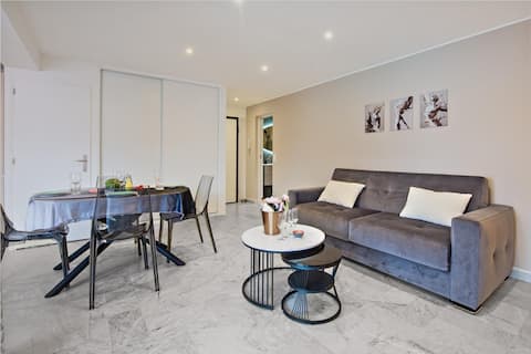 Top Airbnb: Break facing the sea - studio with terrace à Roquebrune Cap Martin