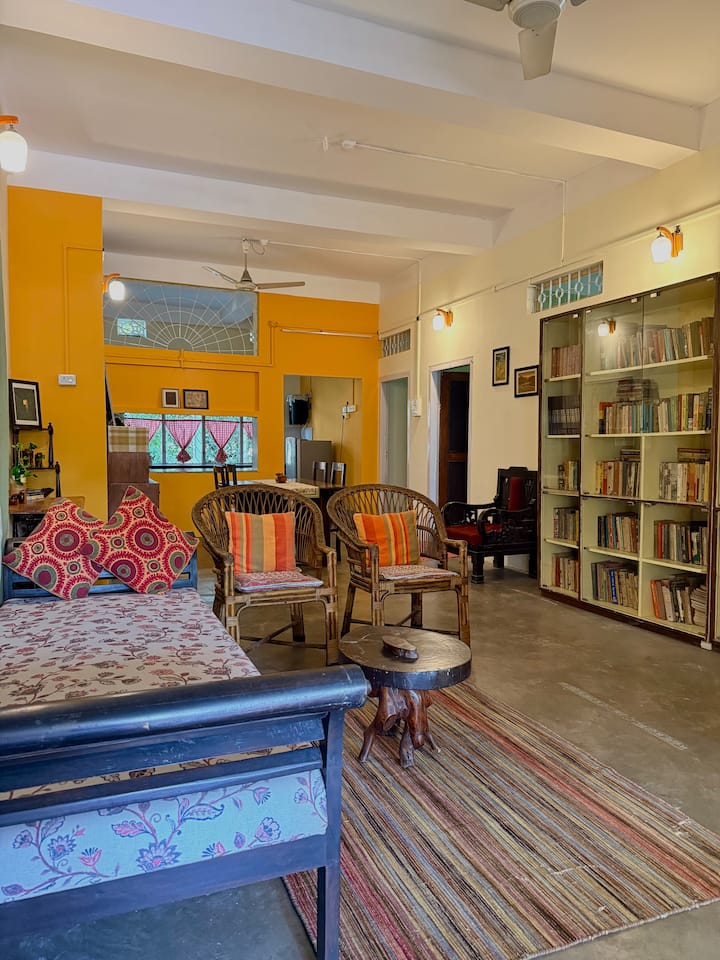 Old Oak Home•1bhk Ac Pet Friendly•15 Min From Njp - Siliguri