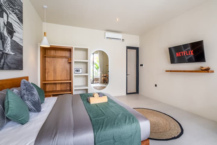 Gracias a nuestro aire acondicionado ,puedes dormir en nuestras habitaciones con temperaturas suaves.