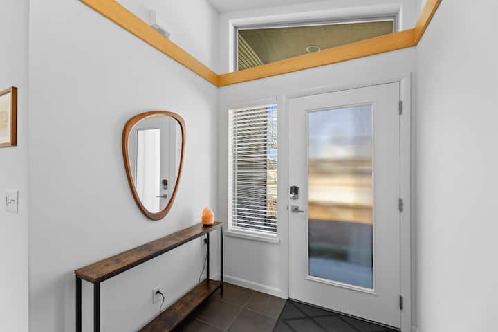 Modern Gem - Secret Game Room, Fire Pit W Hot Tub - Kansas City