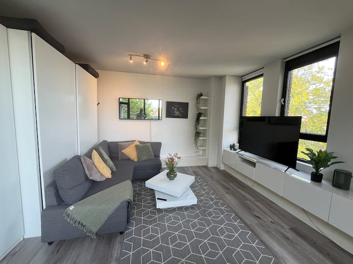 Stylish 1br Apartment W/ Terrace | Eindhoven - Eindhoven