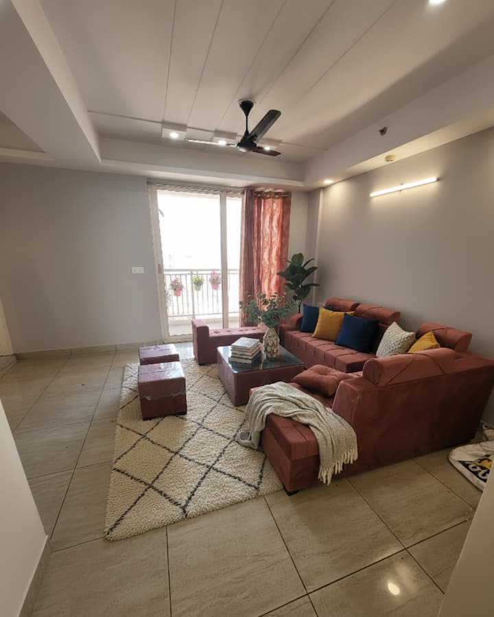 3 Bhk Flat With Panoramic View From The 17th Floor - Delhi