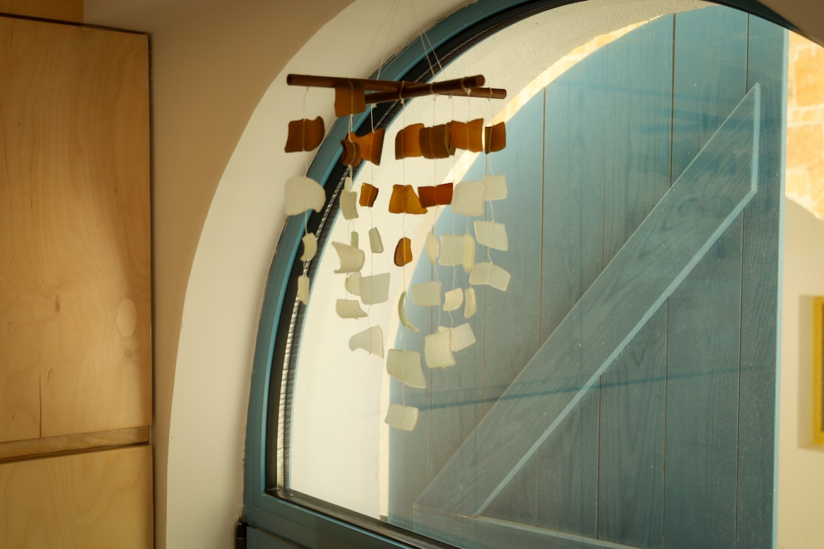 Nancy's Seaside Loft – living area