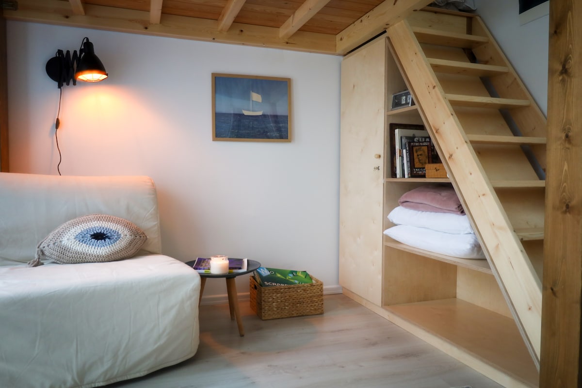 Nancy's Seaside Loft – interior