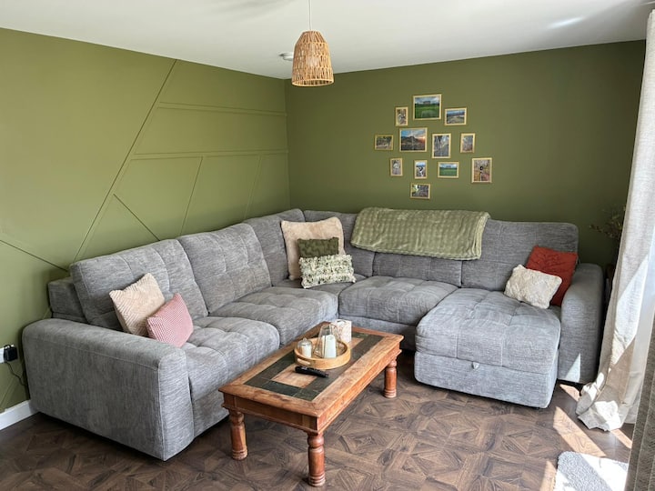 Four Bed Detached Home | Great City Centre Links - Edinburgh