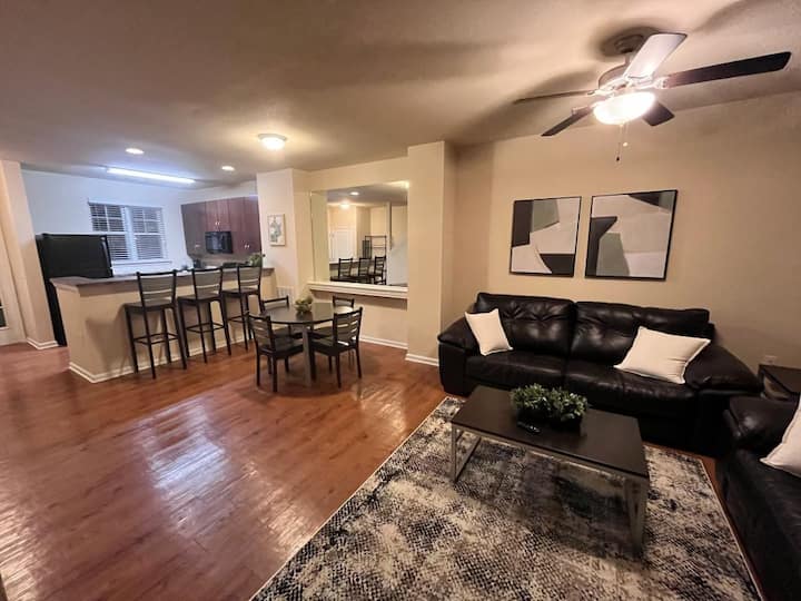 Wards Ferry Townhome Cozy Family Friendly Sleeps 8 - Lynchburg, VA