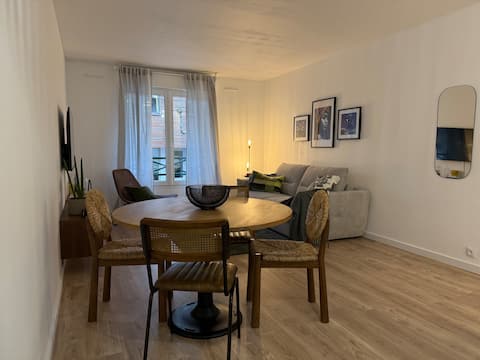 Popular Airbnb listing: 2 rooms conveniently located between Paris & La Défense in Asnières Sur Seine