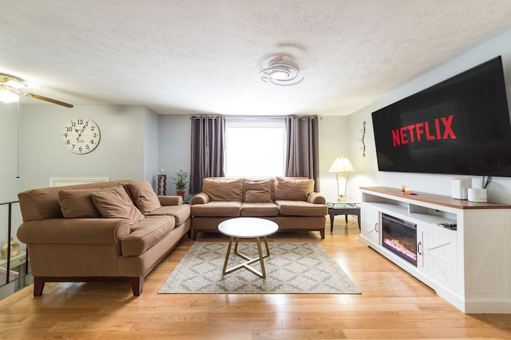 Spacious 5-bedroom Home For Families (5 Br, 2 Ba) - Massachusetts