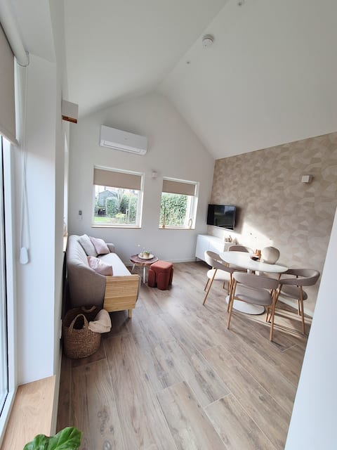 Popular Airbnb listing: New! Beachhouse 12 Westkapelle, by the sea in Wijk 12 Westkapelle